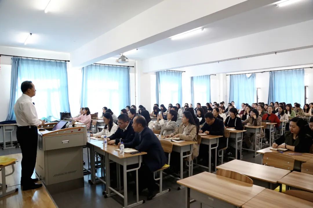  黨委書記周樹(shù)軍講授主題教育專題黨課